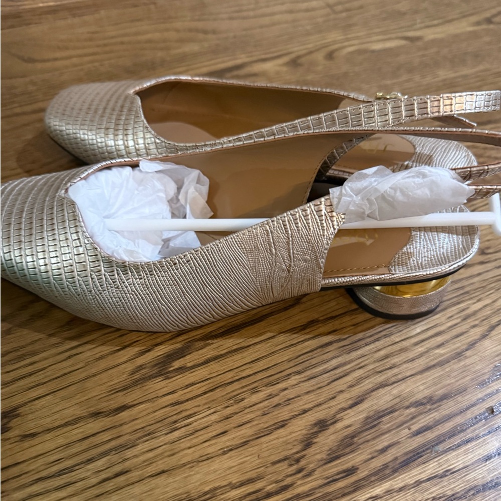 J.Renee Pearl Beige Lizard Print Pumps